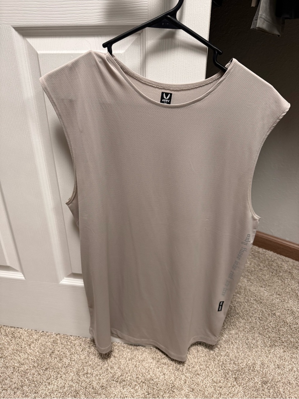 Men’s ASRV Sleeveless Muscle Tank - Medium - See photos for small stain